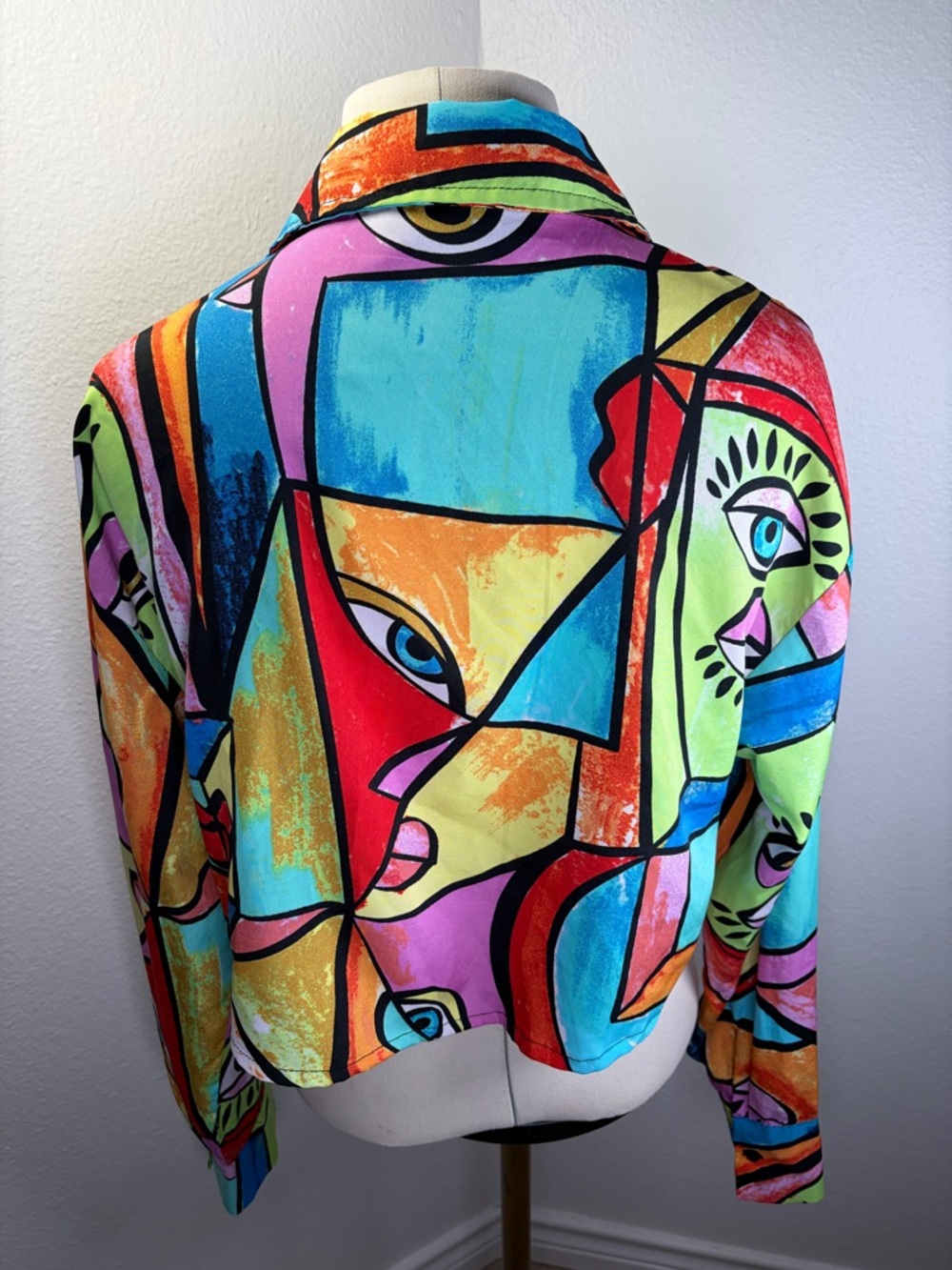 Live 4 Truth Abstract Print Cropped Blouse L/S Trendy Top - Size Medium - Picture 5 of 7